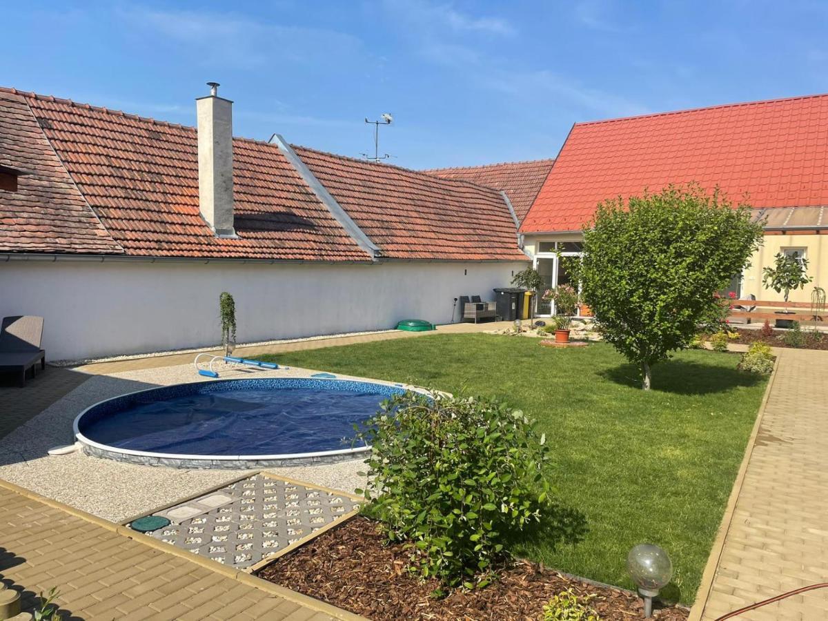 Apartmany U Palavy Přítluky Zewnętrze zdjęcie